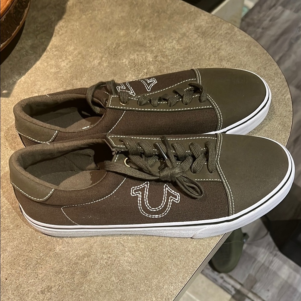 True Religion Men's Athletic Shoes - Olive